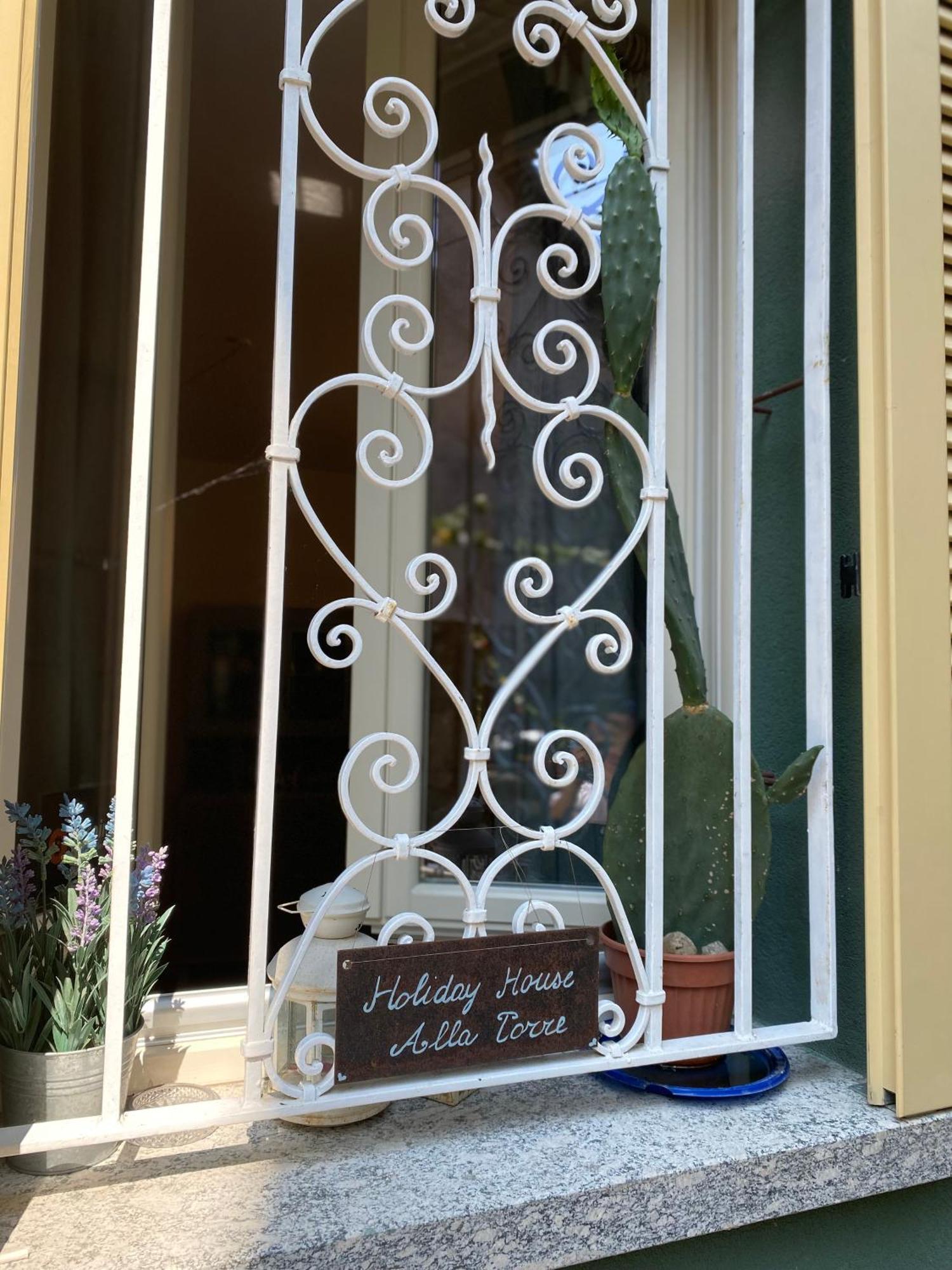 Holiday House Alla Torre マンデッロ・デル・ラーリオ エクステリア 写真