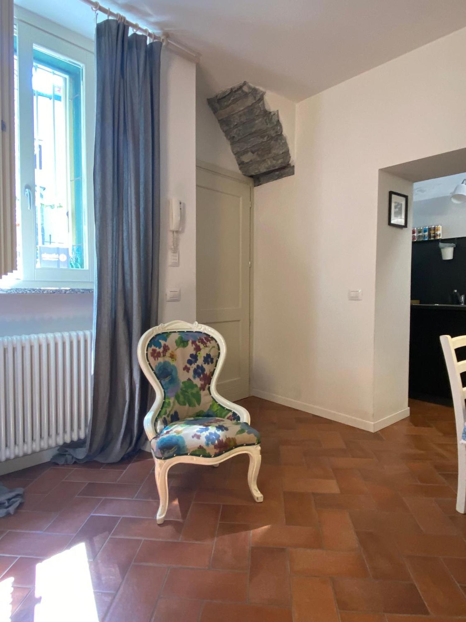 Holiday House Alla Torre マンデッロ・デル・ラーリオ エクステリア 写真