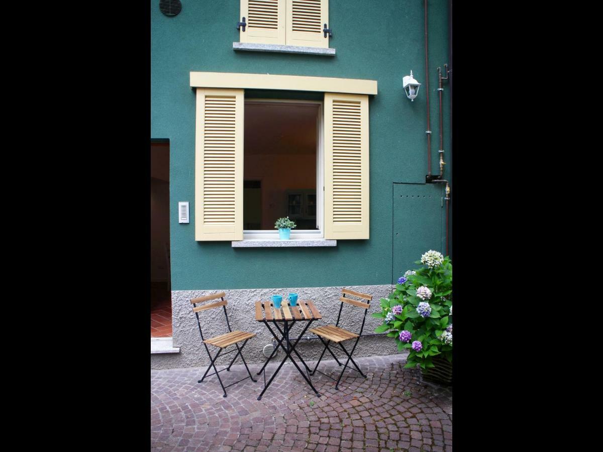 Holiday House Alla Torre マンデッロ・デル・ラーリオ エクステリア 写真